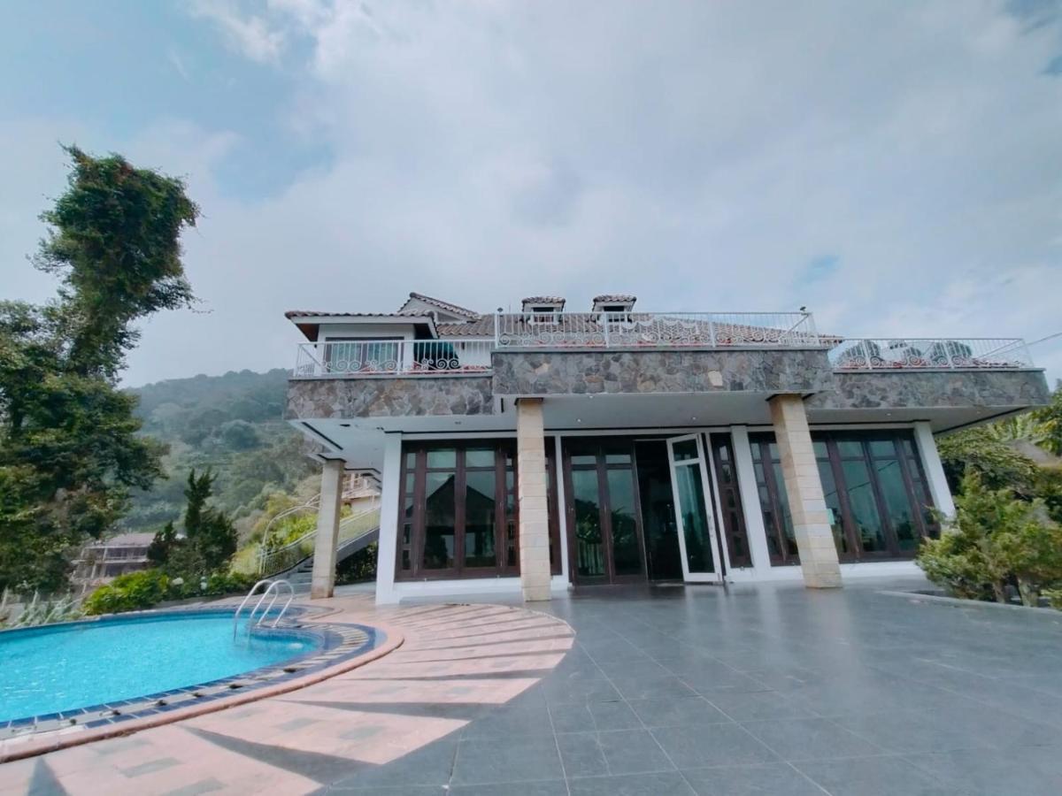 Villa Santika Puncak Pass Cimacan Exterior foto