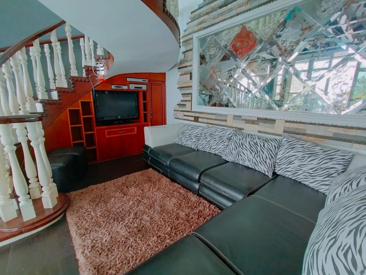 Villa Santika Puncak Pass Cimacan Exterior foto