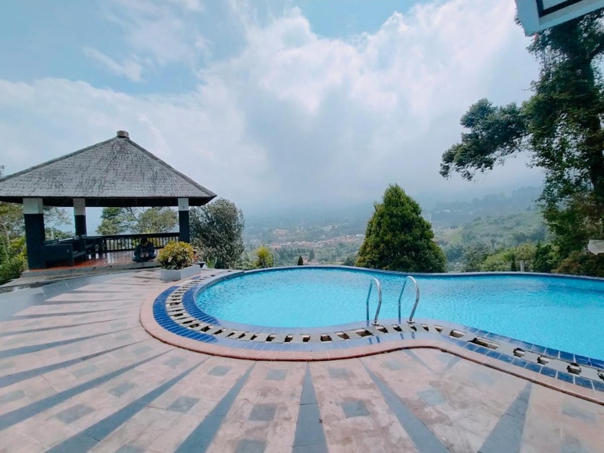 Villa Santika Puncak Pass Cimacan Exterior foto